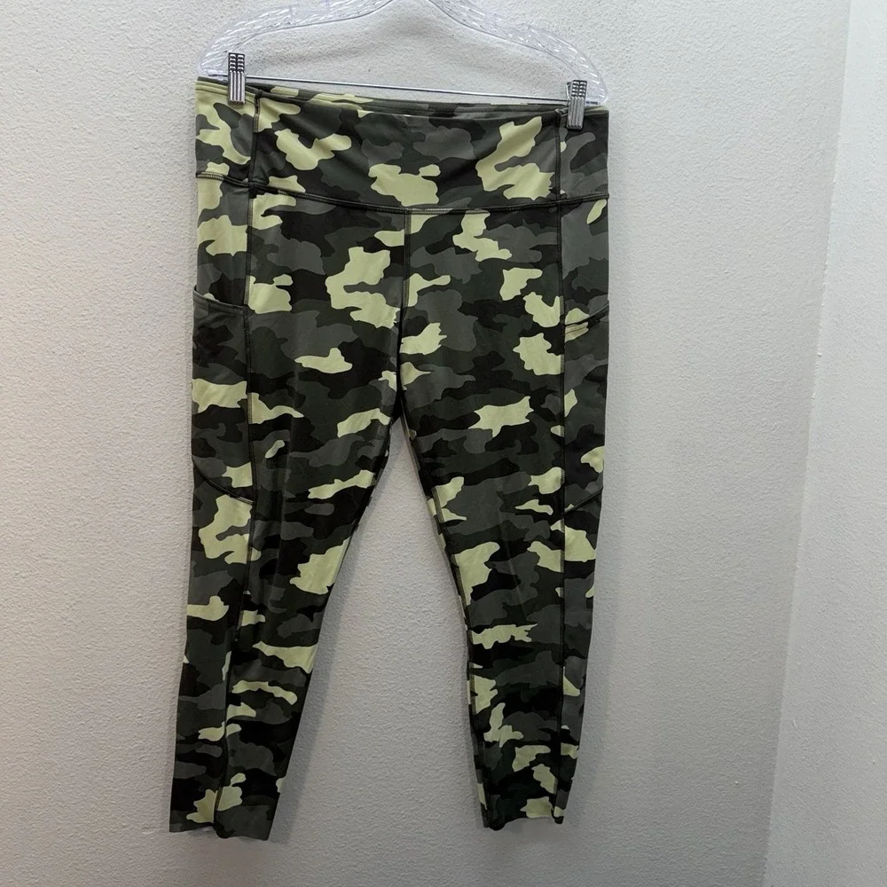 Lululemon Fast and Free Tight 25